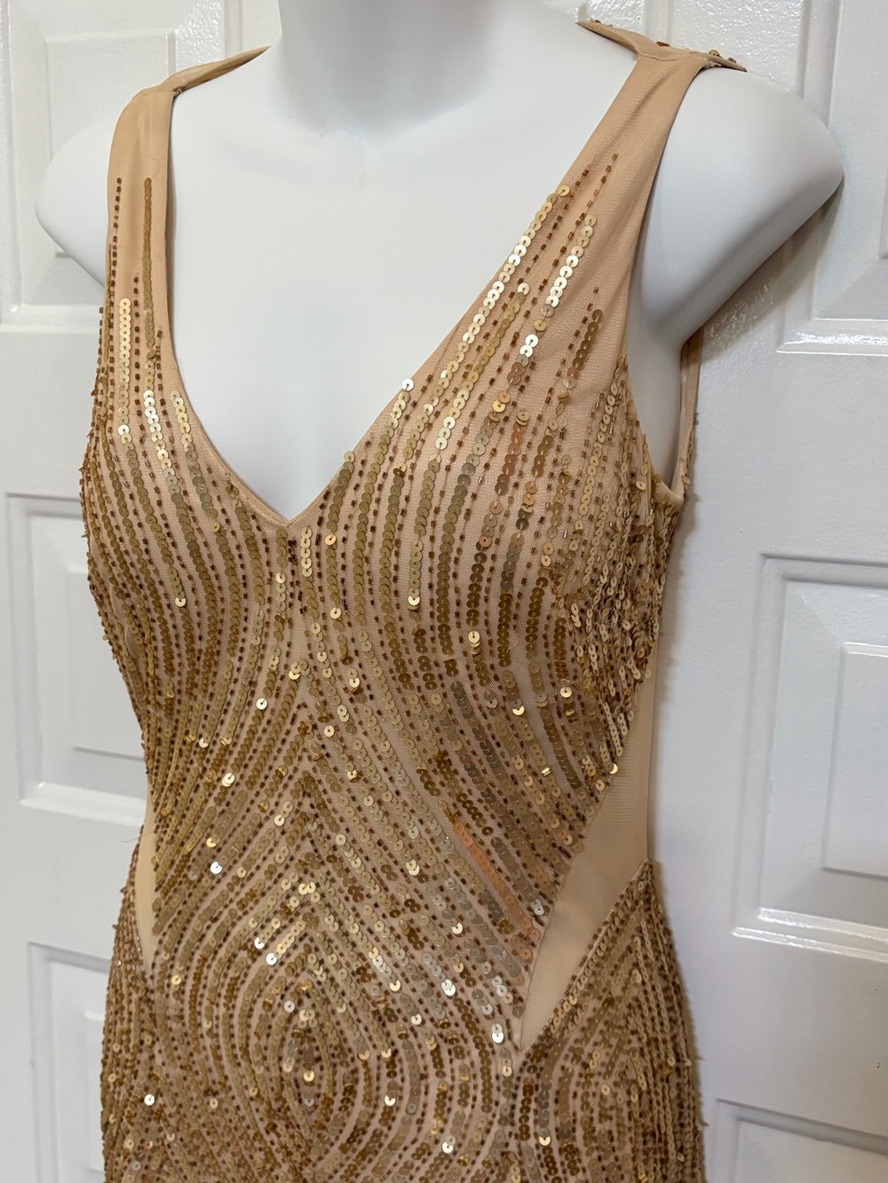 cache Y2K gold sequin art deco geometric pattern mesh maxi formal gown dress 6 - Picture 3 of 14